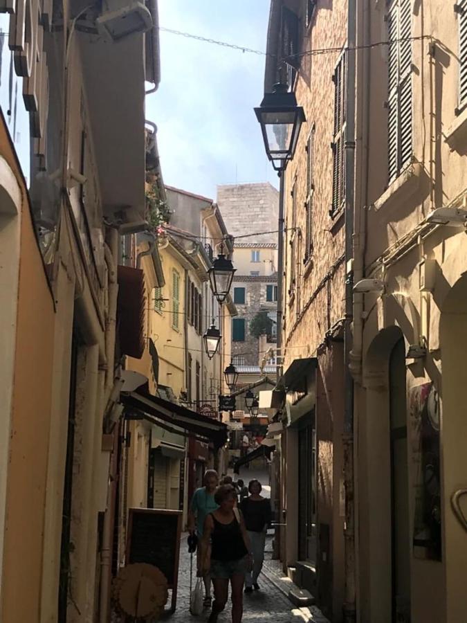 אנטיב Apartment With Mediterranean Charm In The Heart Of The Provencal Market מראה חיצוני תמונה